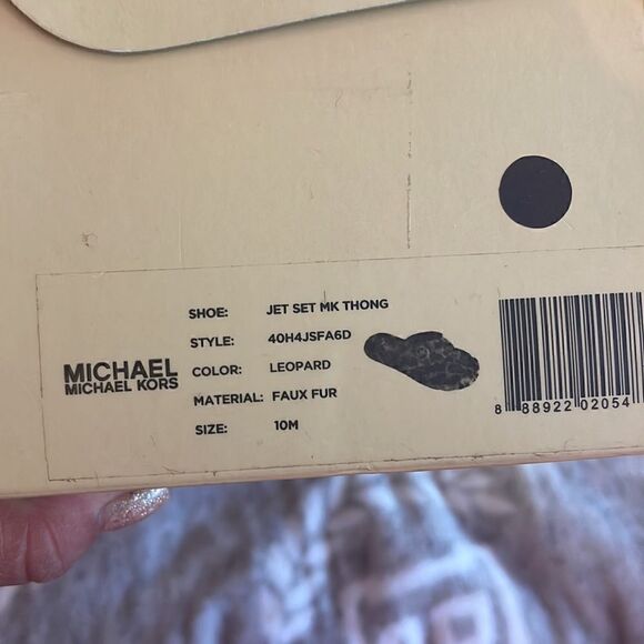 Michael Kors/mK jetset jet set thong sandals/slippers
Faux fur- animal /leopard/ - Picture 8 of 8